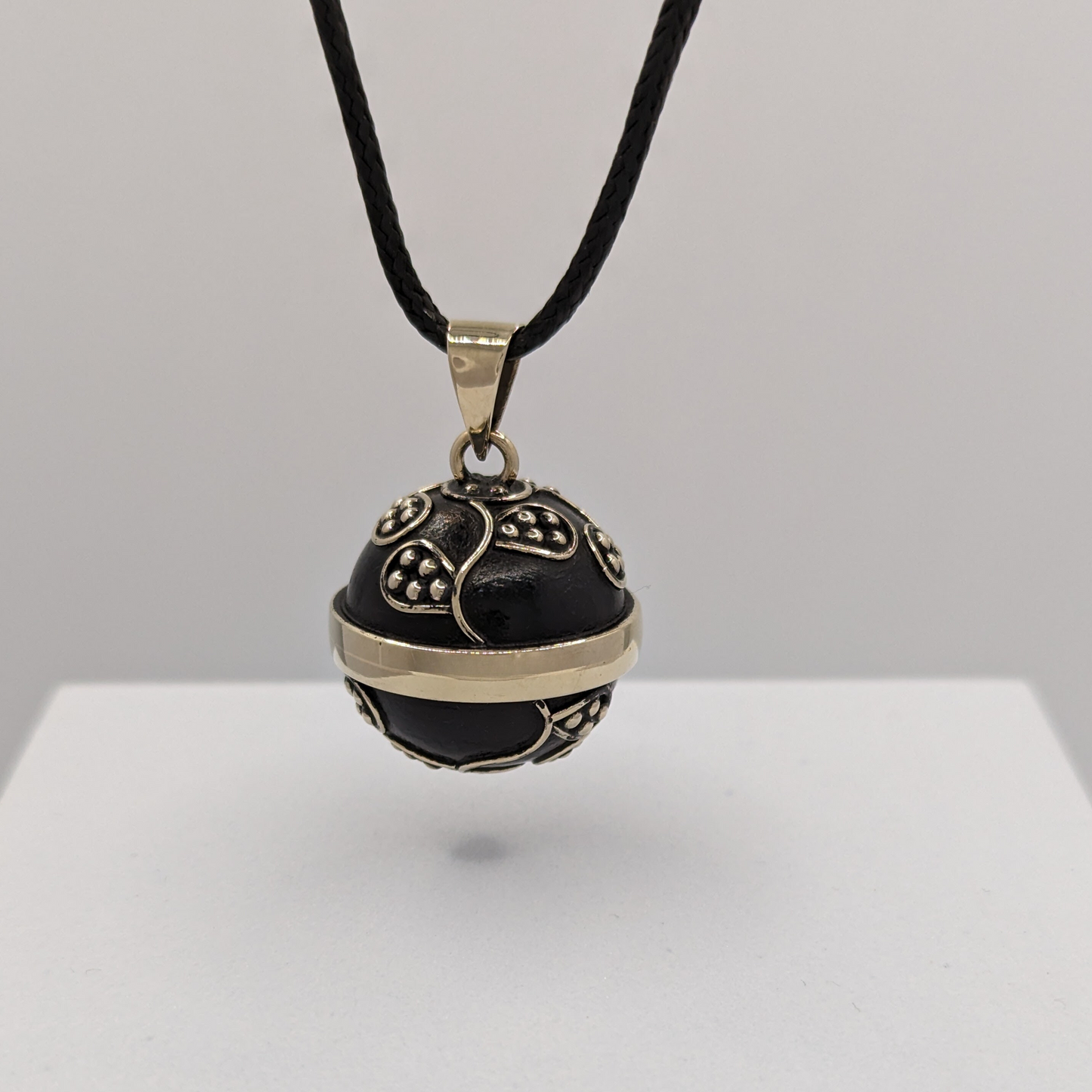 Matte Black Vine Chime Necklace