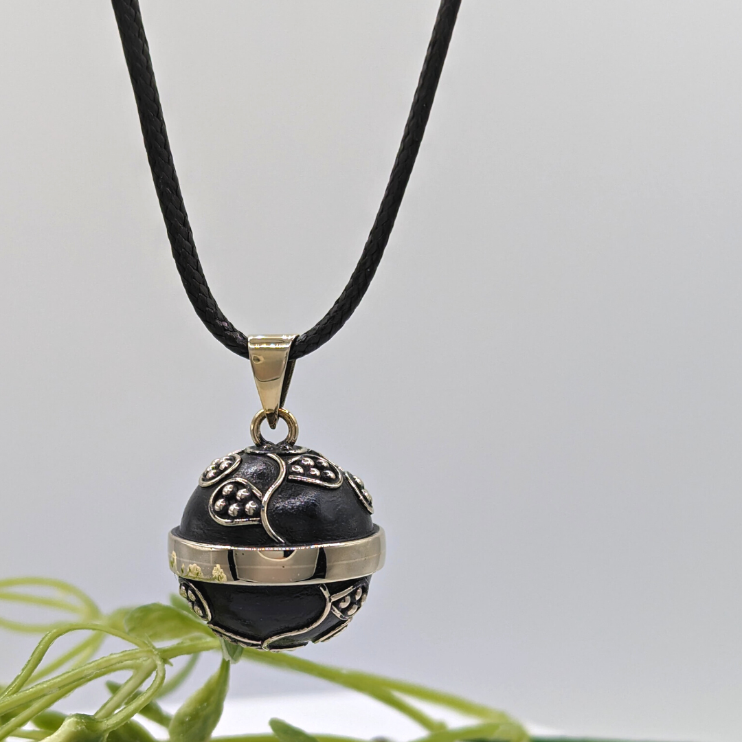 Matte Black Vine Chime Necklace