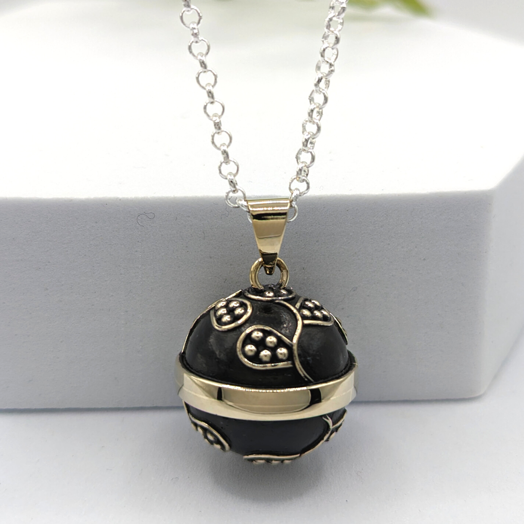 Matte Black Vine Chime Necklace