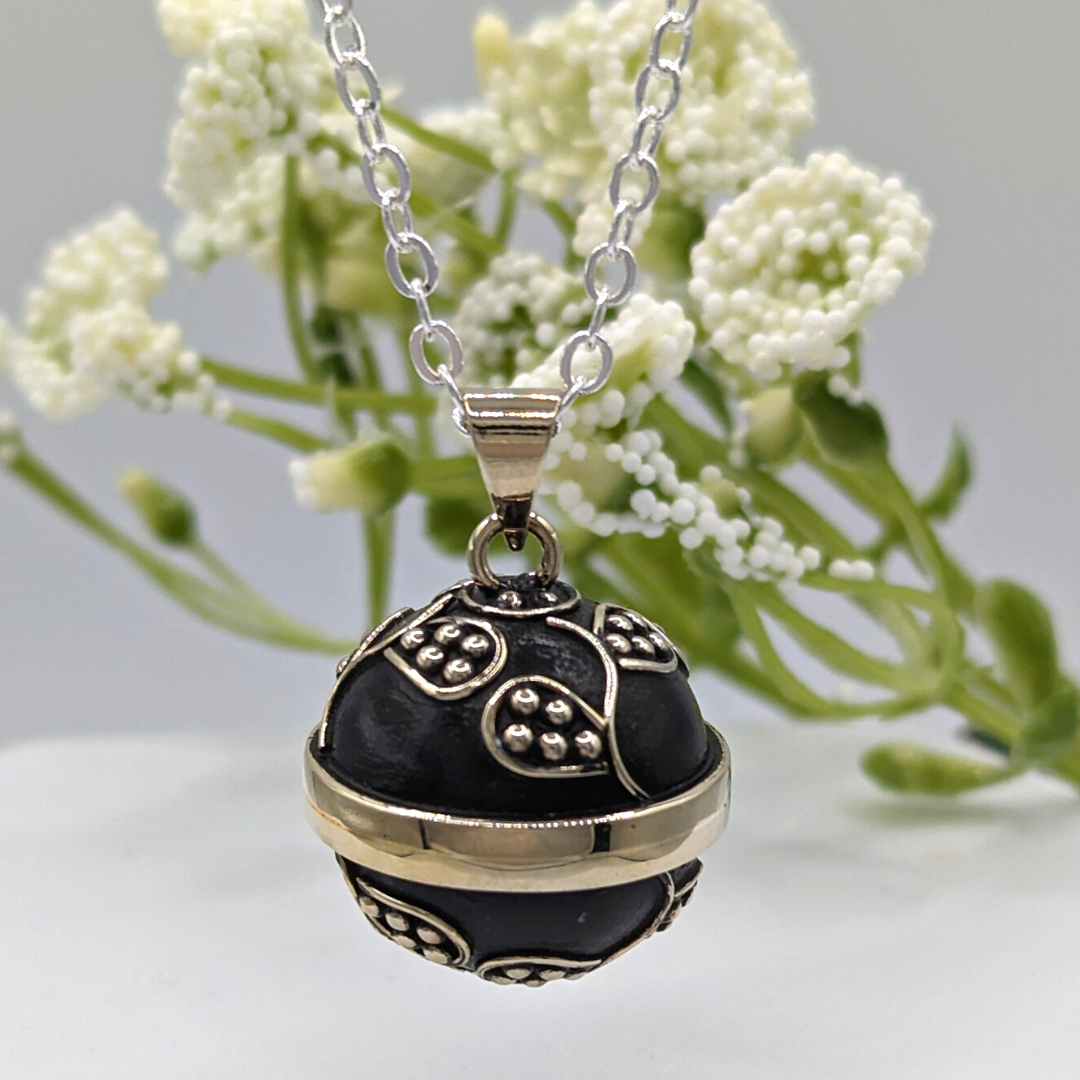 Matte Black Vine Chime Necklace