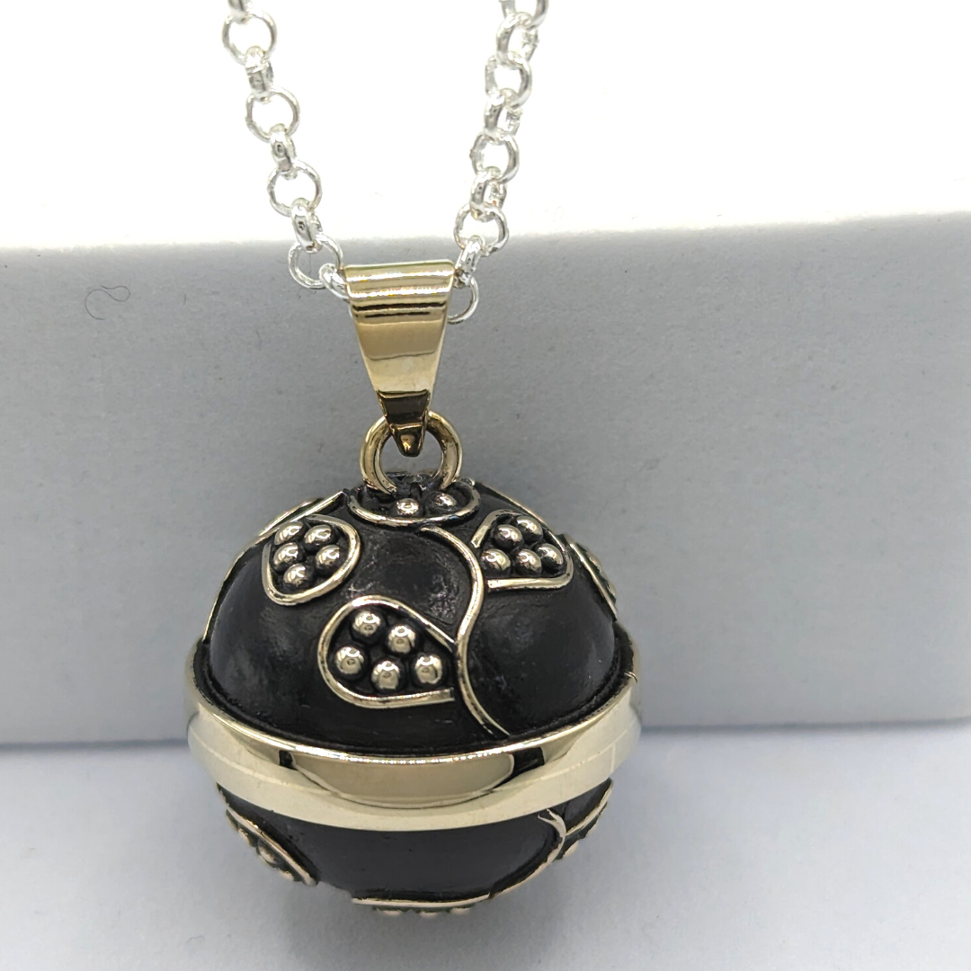 Matte Black Vine Chime Necklace